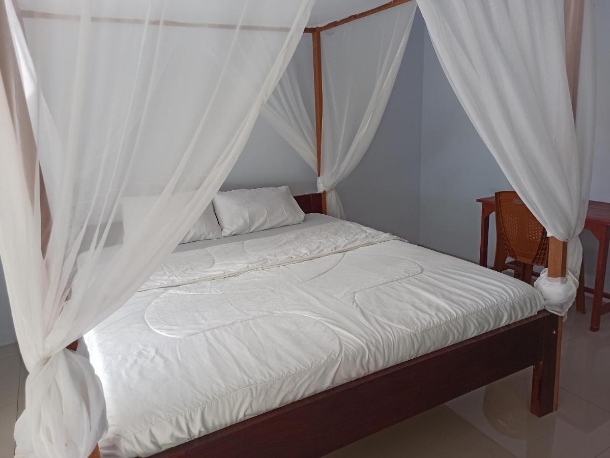 Tangkoko Jungle Homestay Rinondoran Exteriör bild